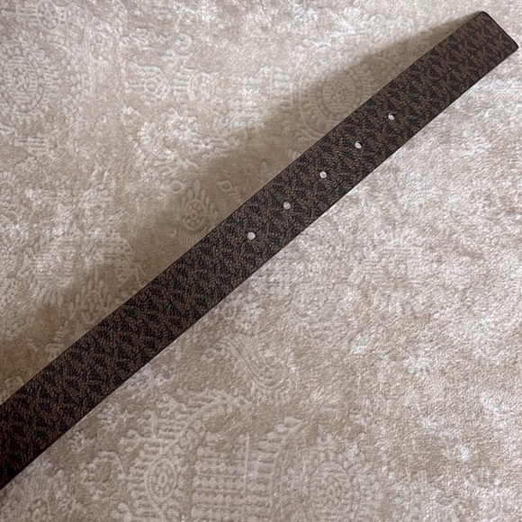 Brand New Michael Kors Genuine Leather Reversible Belt Tan Brown Logo Buckle - Picture 4 of 13